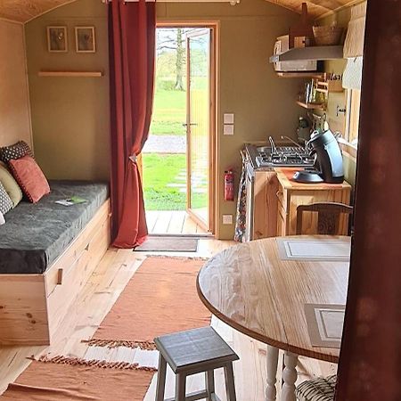 Roulotte A La Ferme Buissonniere Vila La Lande-de-Louge Exterior foto