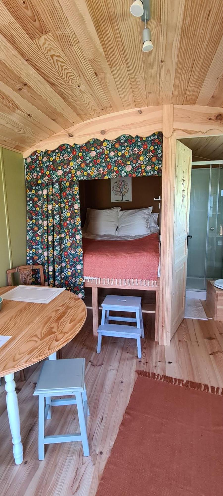 Roulotte A La Ferme Buissonniere Vila La Lande-de-Louge Exterior foto