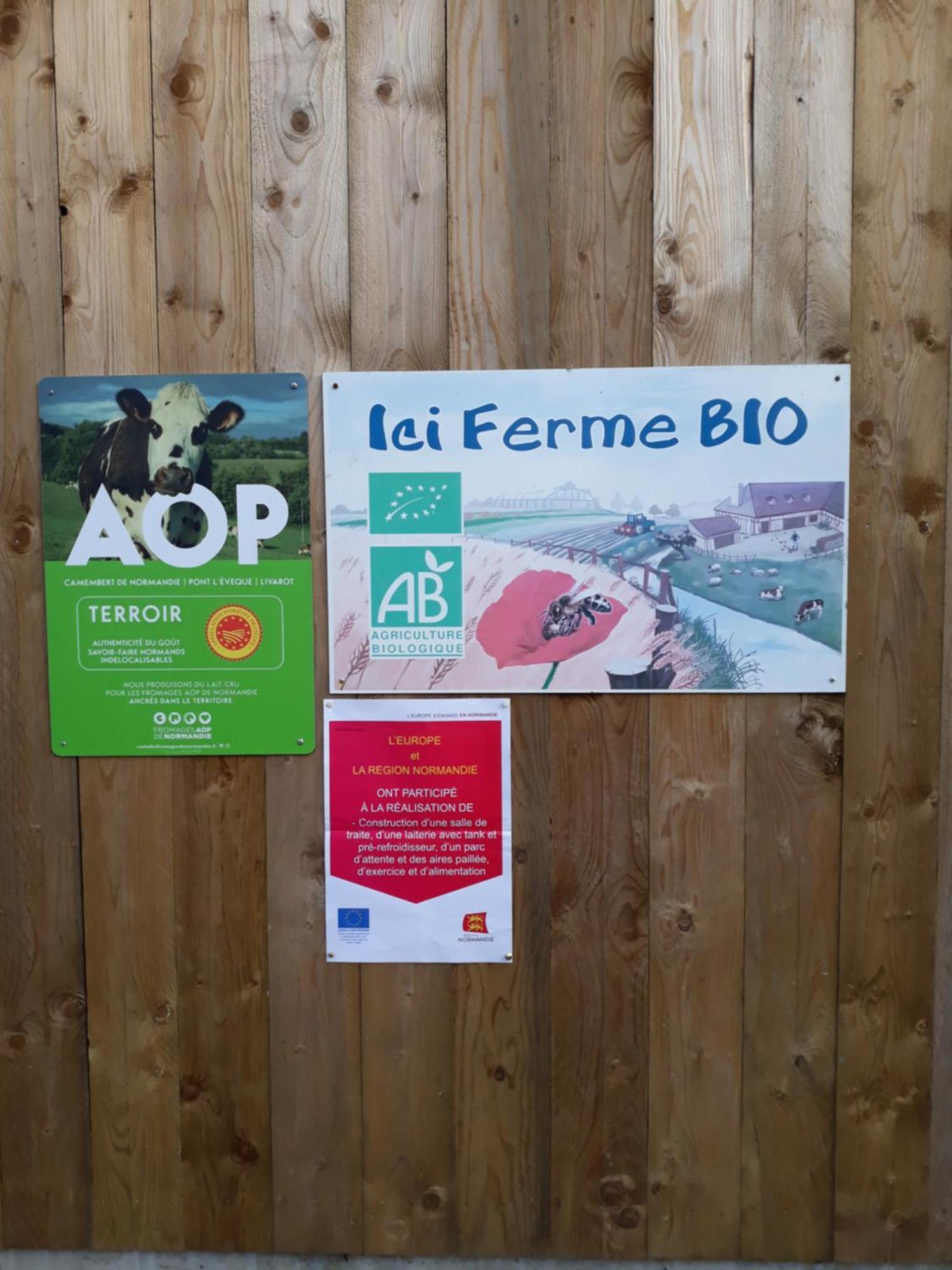 Roulotte A La Ferme Buissonniere Vila La Lande-de-Louge Exterior foto